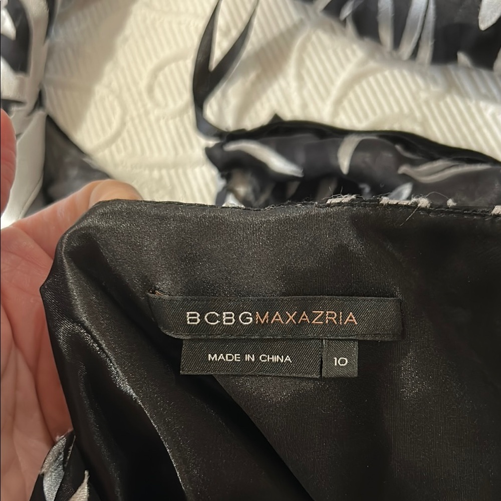 BCBGMaxAzria Black and White Silk Blend Embellished Maxi Dress. Lined. Halter - Picture 11 of 13